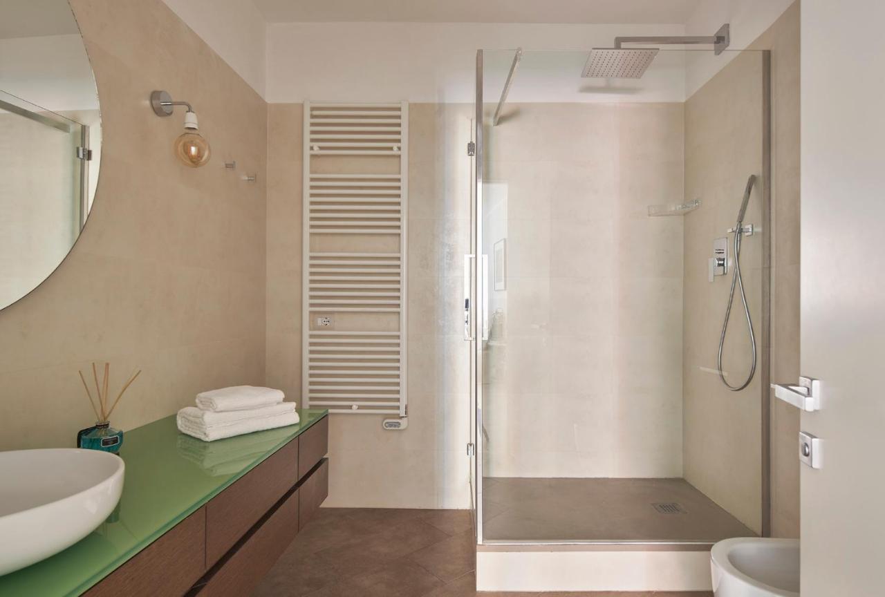 3 Master Bedrooms With Balcony On The River With Views Флоренция Екстериор снимка